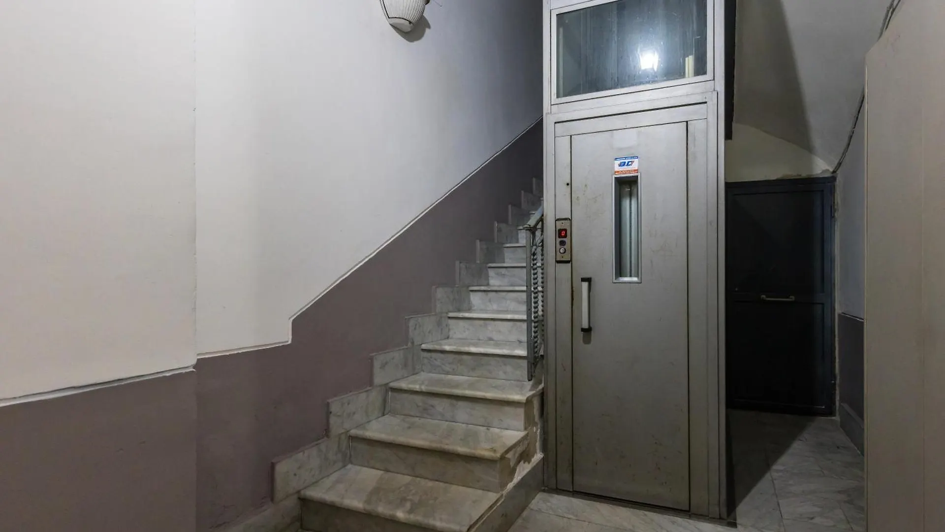 Lioy 25 By Napoliapartments Гостевой дом