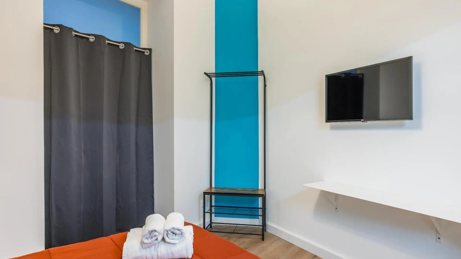 Lioy 25 By Napoliapartments 0*, Неаполь